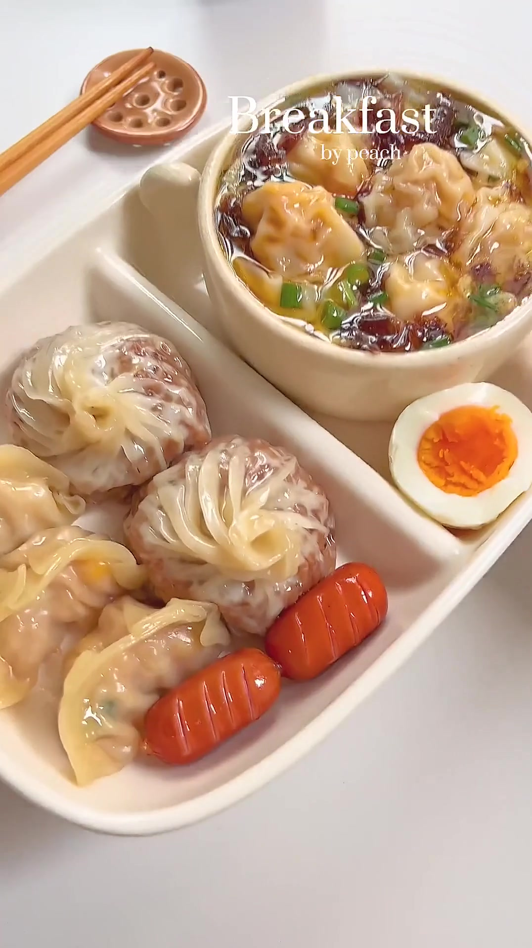 高考满分早餐拼盘_咸蛋黄馄饨+玉米蒸饺