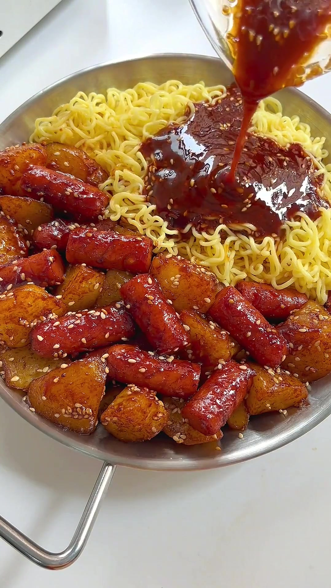 美食分享孜然土豆火腿拌面好吃到舔盘