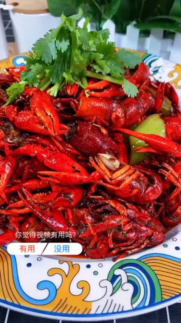 让你吮指回味的十三香小龙虾做法教程,汤汁浓郁虾肉劲道Q弹