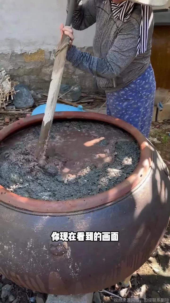 鱼露的制作过程需要发酵一两年左右才能完成