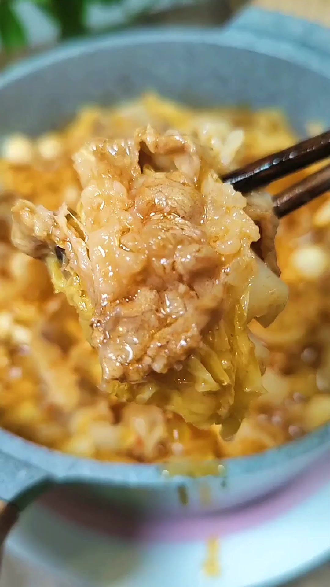 冬天来一锅暖暖的白菜肥牛煲,实在太爽了