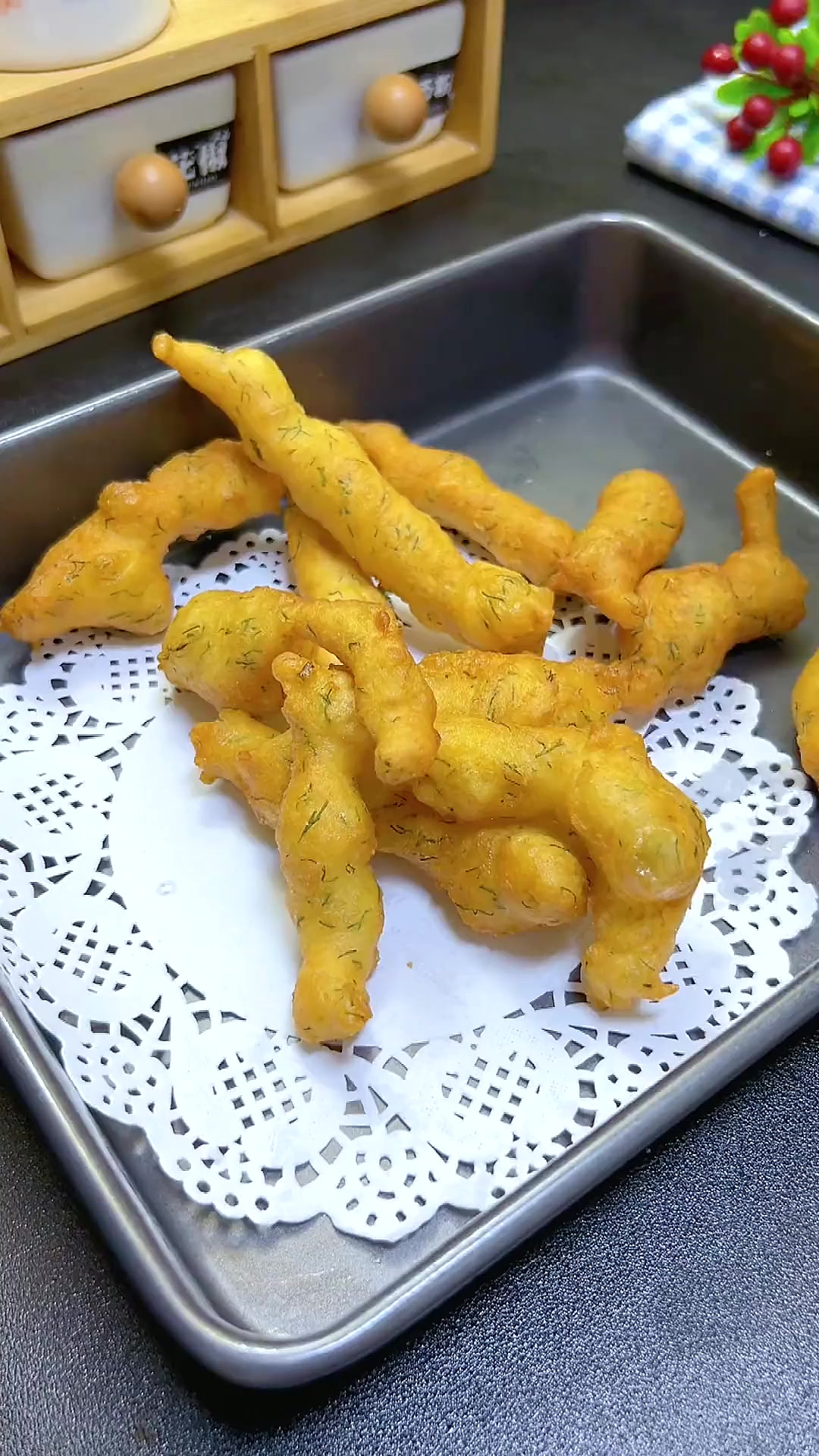 搅一搅,不用揉面就可以做的小油条,当做早餐简单又快速