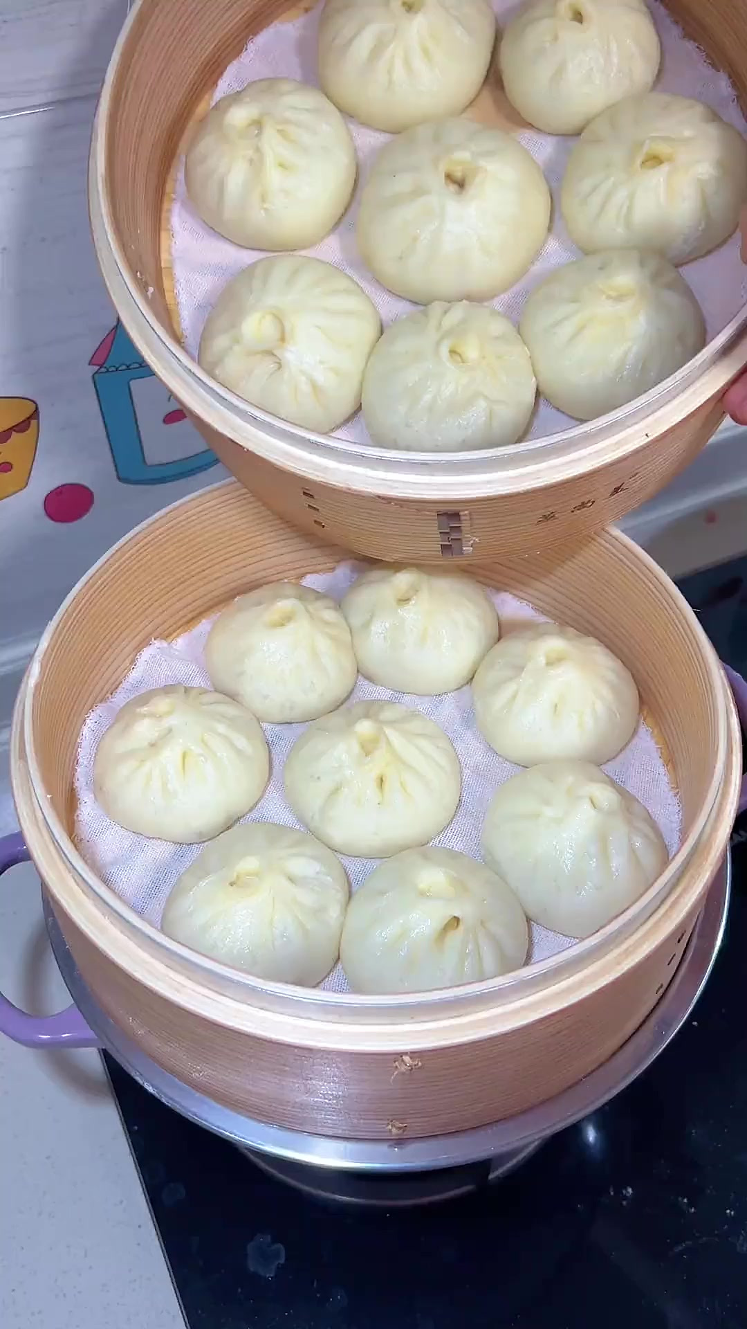 中小学生早餐小笼包搭配南瓜米糊