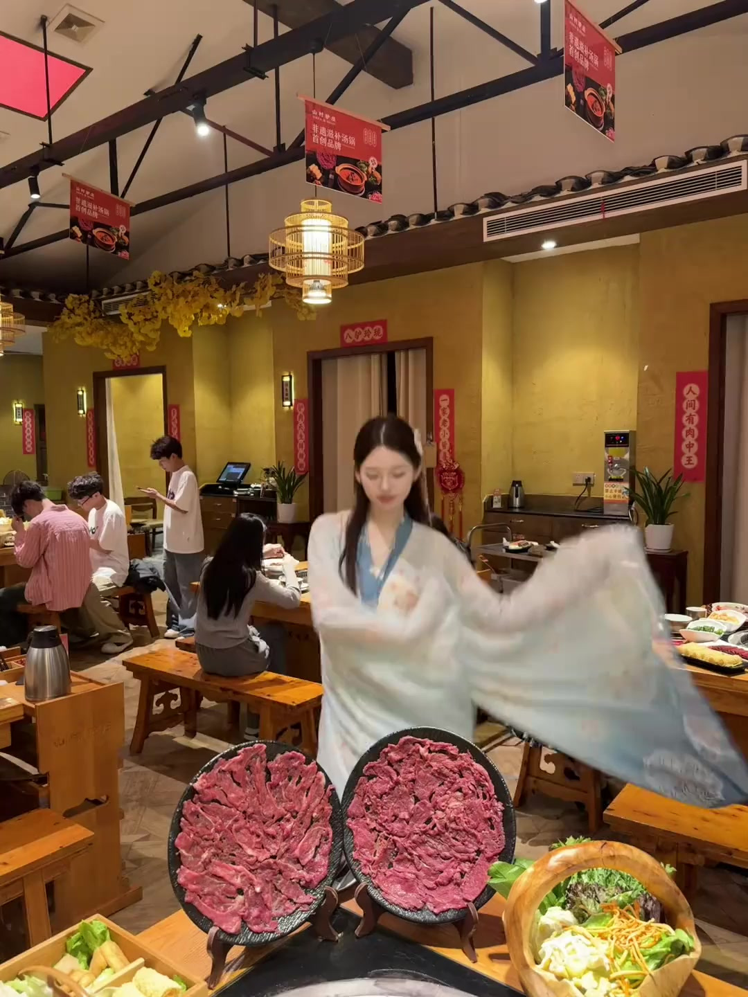 在长沙吃驴肉来这一家就对了 座无虚席真的好好吃……