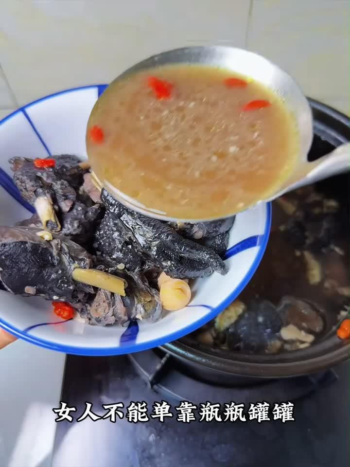 秋日干燥,为姐妹炖一锅木瓜鸡脚汤,养颜又暖心!