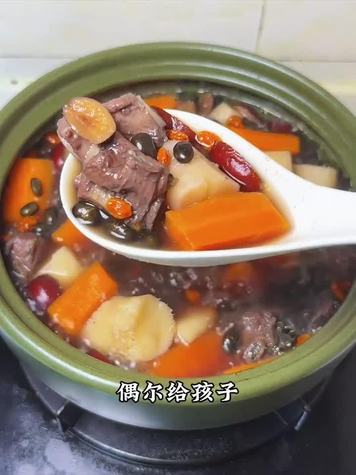 营养满分！黑豆排骨汤这样做，孩子补钙超爱喝