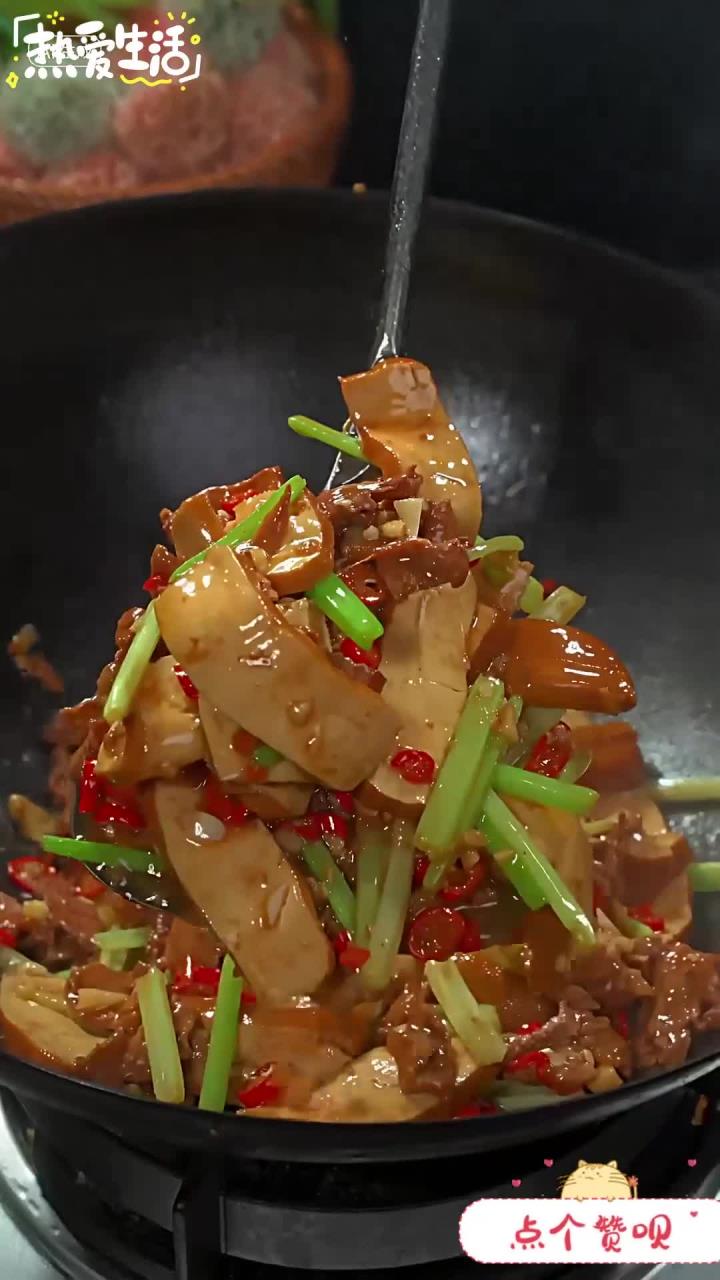 经典湘菜芹菜炒香干,香辣嫩滑特别好吃