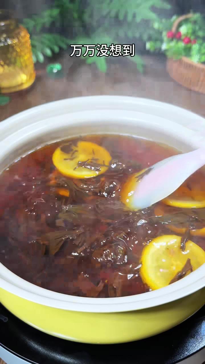 普普通通的柠檬,在家就能做出奶茶店的招牌饮品,红茶柠檬冻真