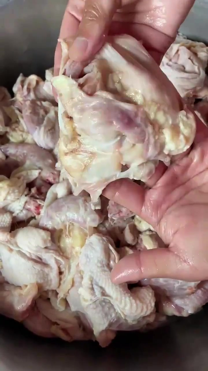 家庭版的麻辣鸡脖。好吃不贵