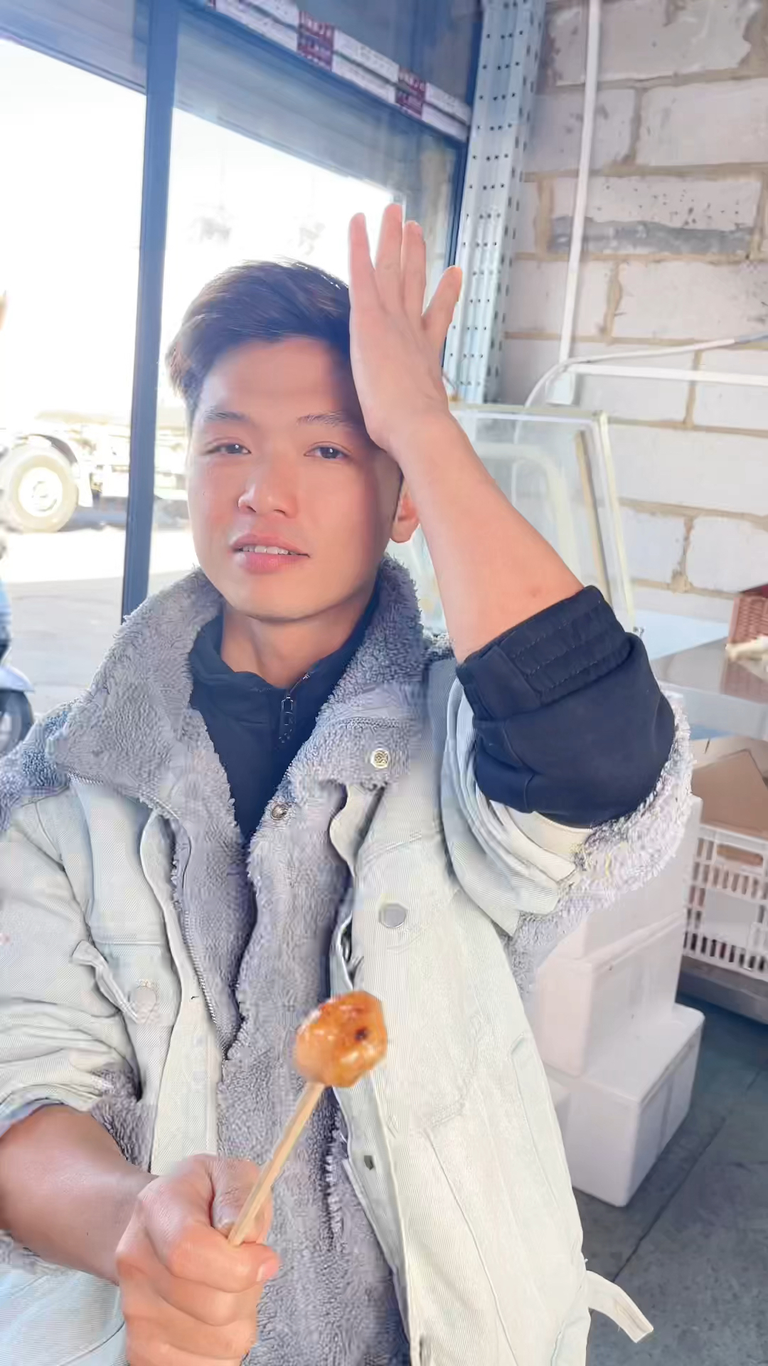 叫我一声靓仔，给你一串墨鱼丸
