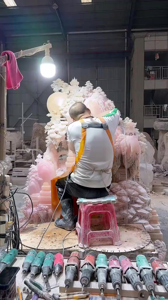 玉雕大师的日常作品