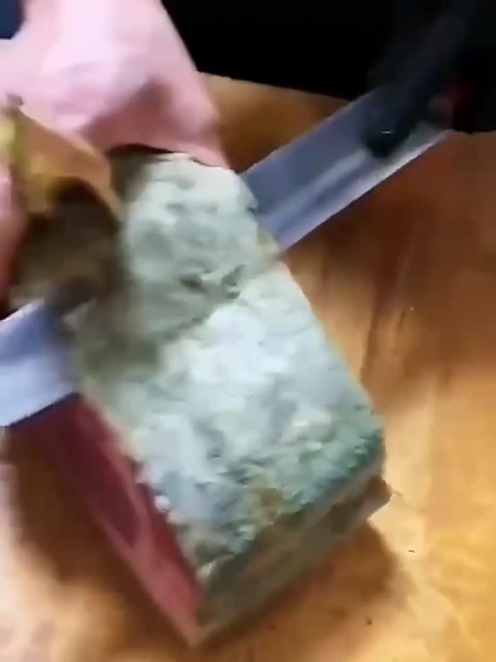 这一块陈年老腊肉,长霉了还能吃