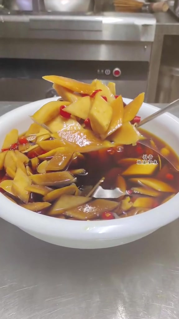 分享一款爽口萝卜皮腌制过程 脆爽萝卜做法 美食制作分享 腌萝卜