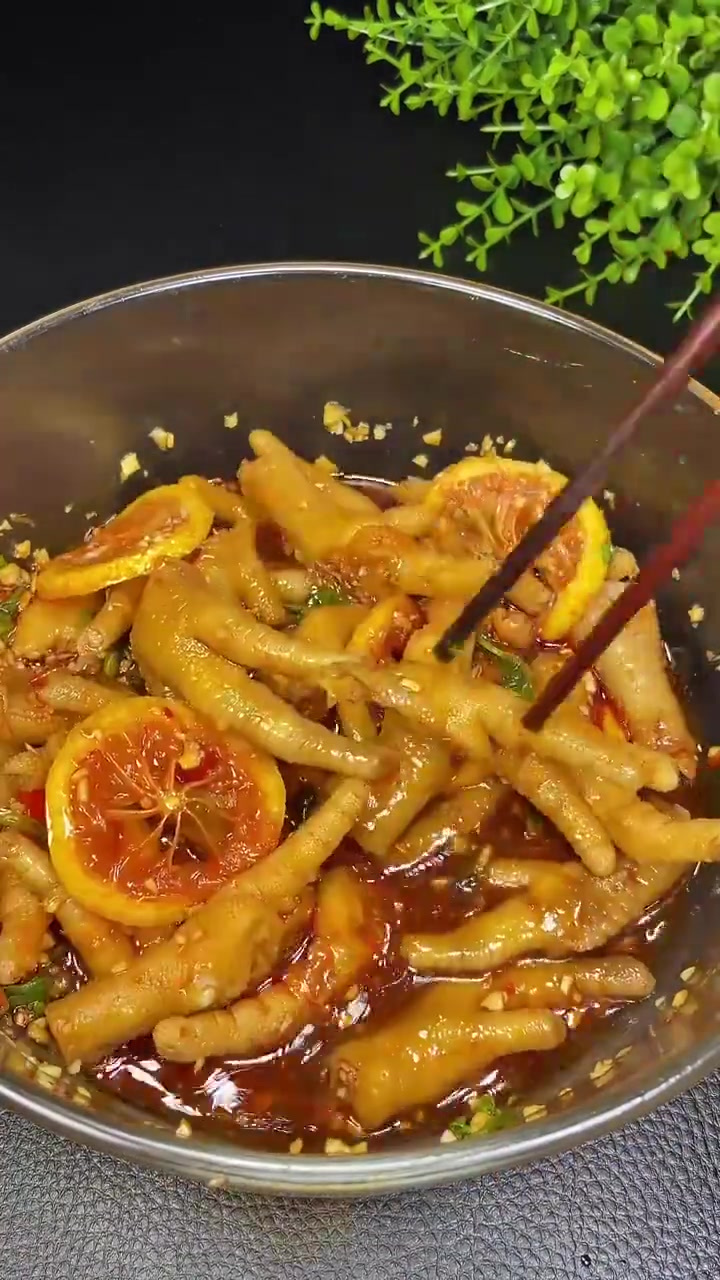 泰式酸辣鸡爪，酸辣过瘾