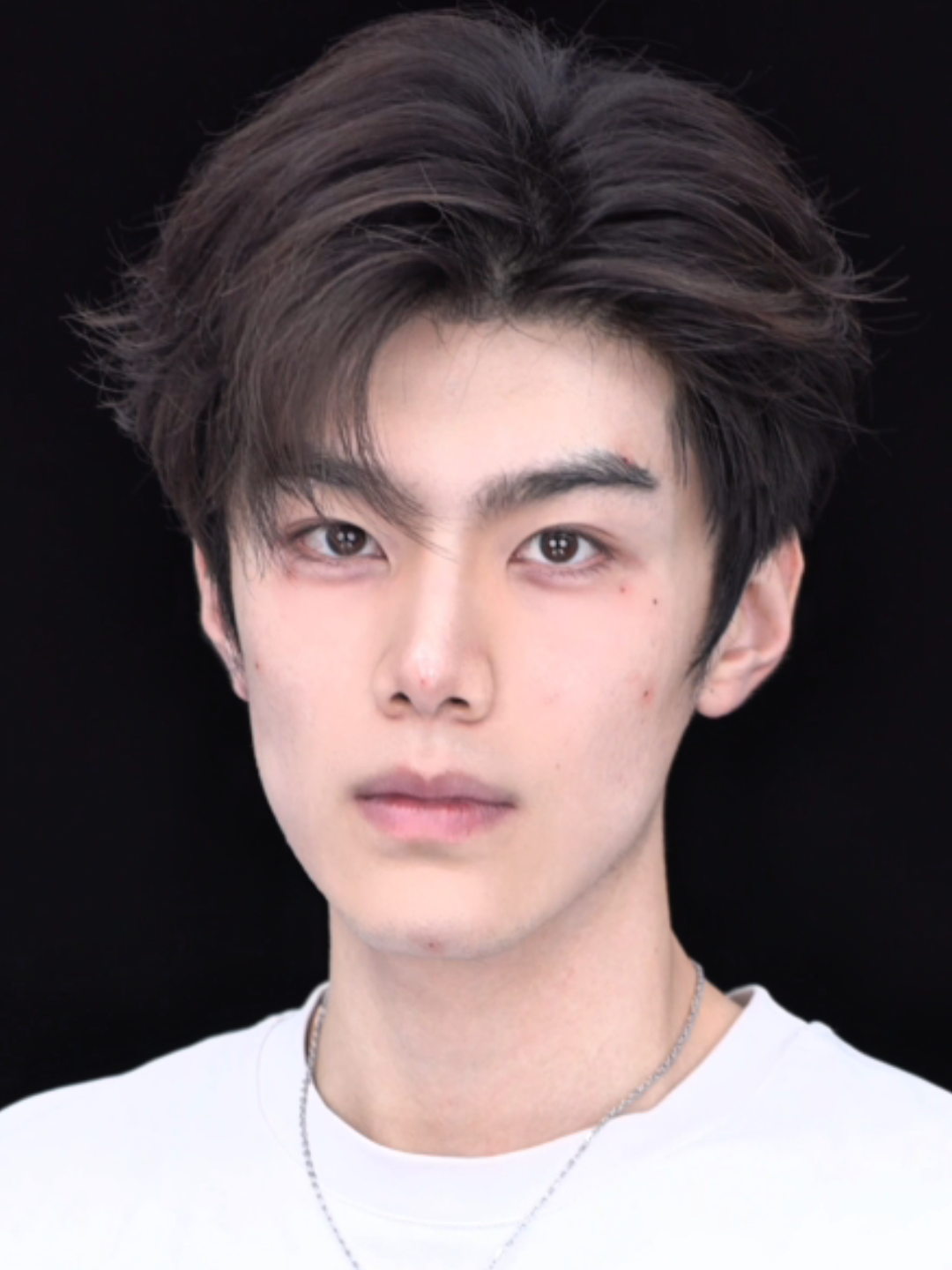 原来这就是阔面方圆脸男生骨相微调的魅力~