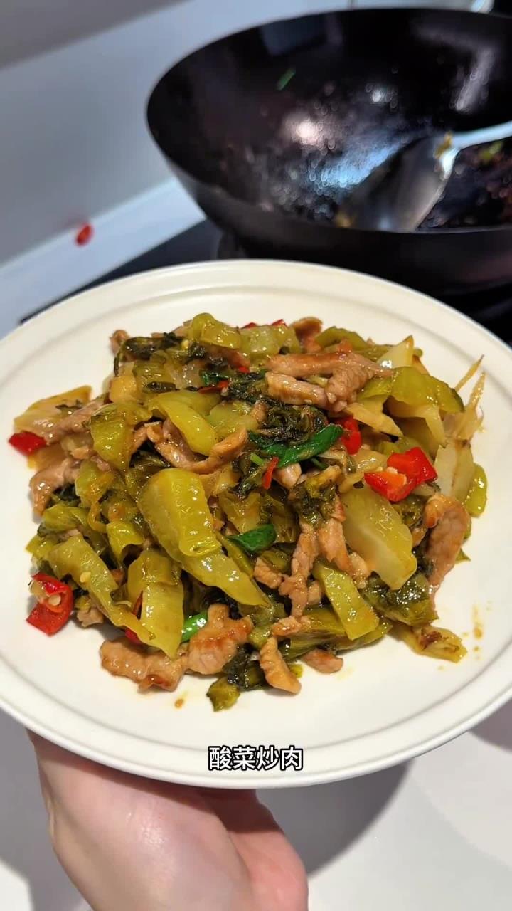 福建一家三口美食 小学生午餐 福建人的餐桌真的是顿顿海鲜不能少啊!生蚝煲,白灼鱿