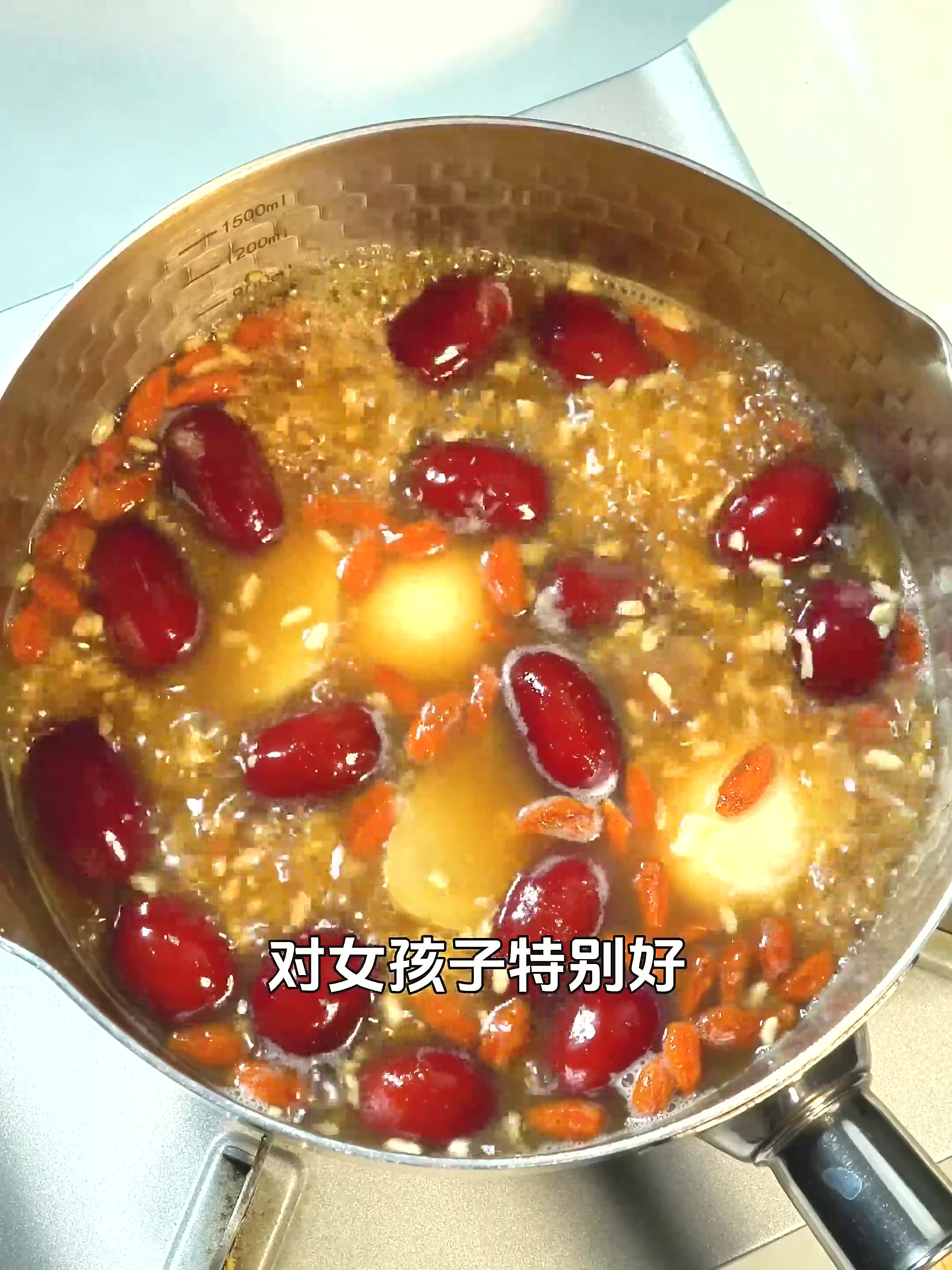 女孩子一定要多喝阿胶酒酿鸡蛋，无论哪个年龄阶段 都让自己漂漂