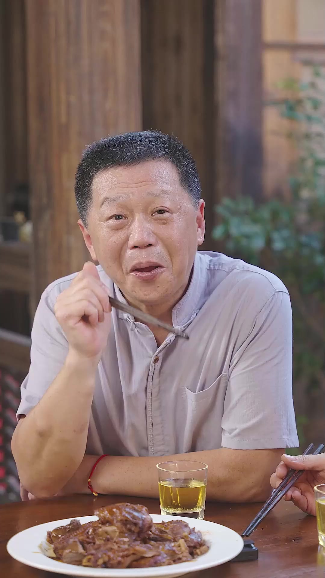 原西湖宾馆行政总厨总结几十年的经验，教你做最适合家常做法酱鸭