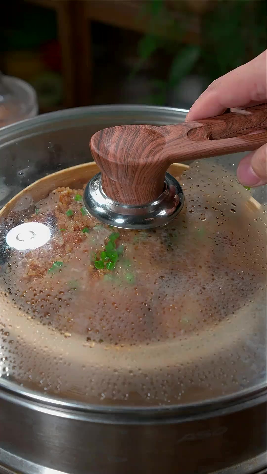 这个深受大家喜爱的糯米蒸肉 今天教你在家做 肥而不腻 软糯