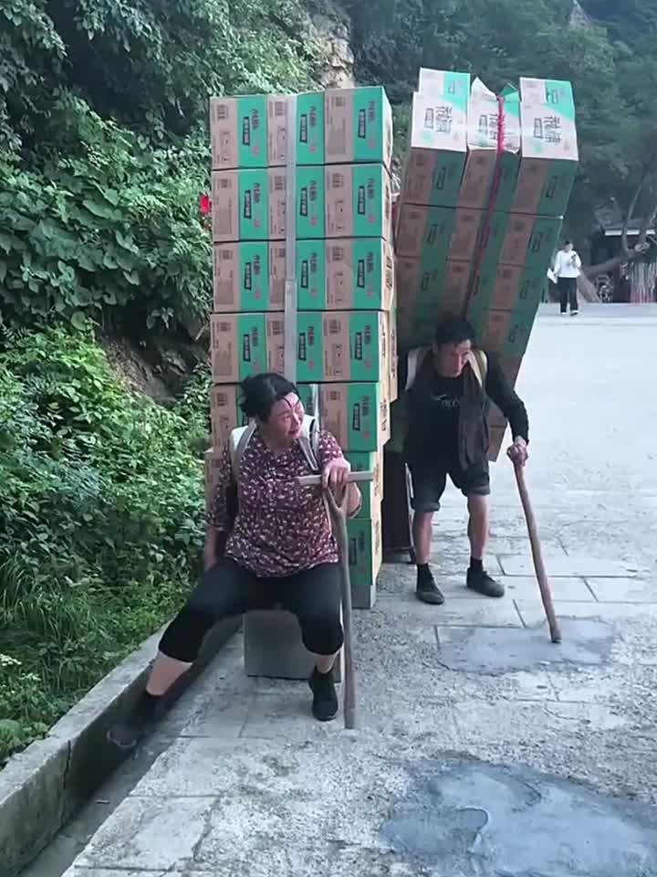 方便面背后的艰辛运输路,价格高昂的原因令人心酸