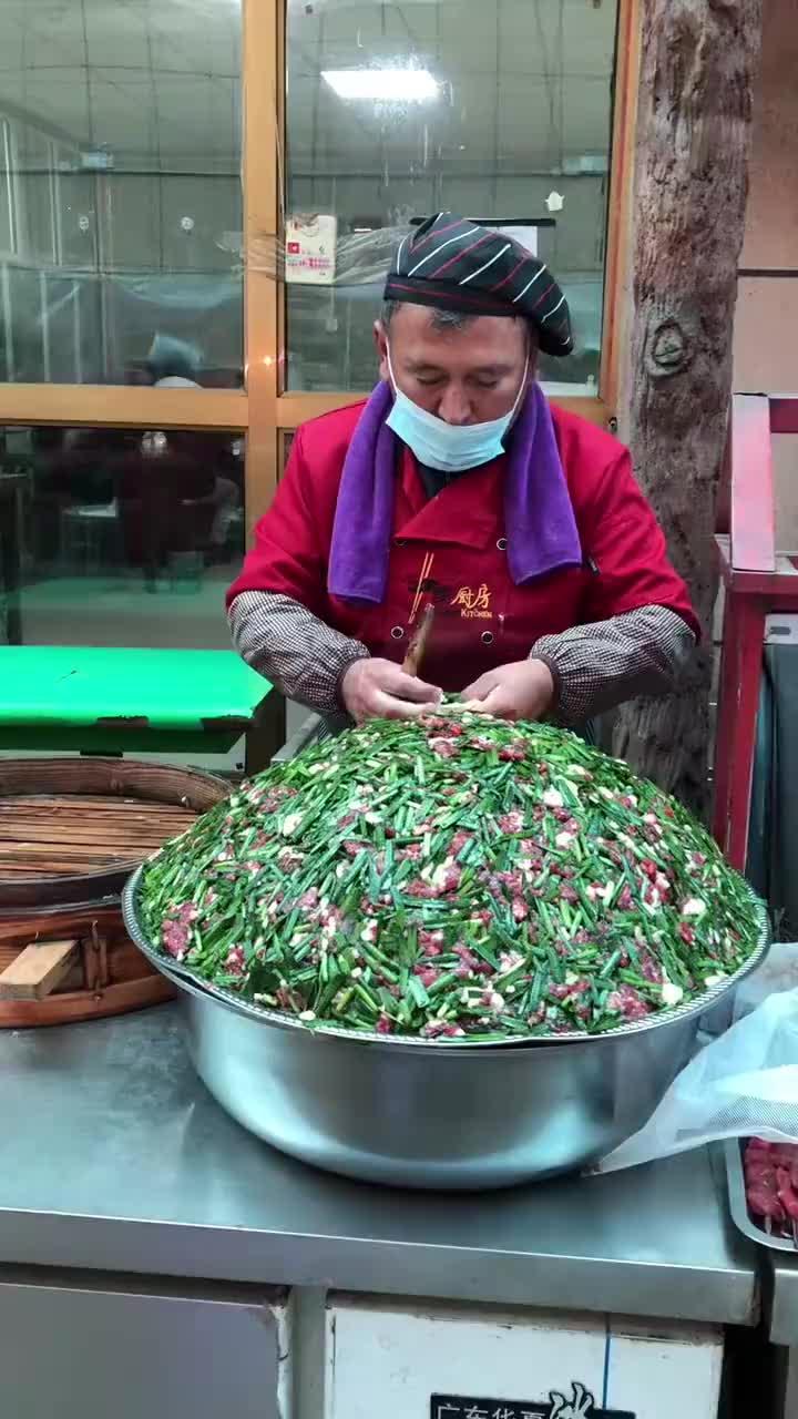 两元一个的羊肉韭菜包子,你能吃几个?