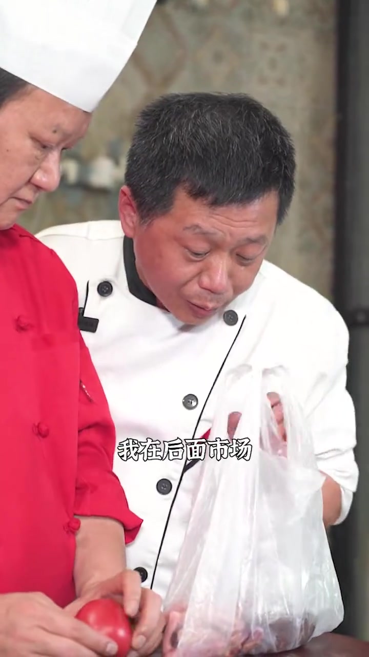 鸭杂汤怎么能错过最让人胃口大开的酸辣味呢!鸭血滑嫩,鸭肠爽脆,还有鸭胗、鸭肝、鸭心,不同的