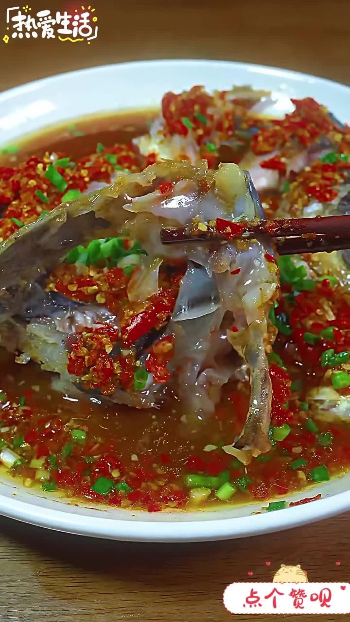 我还是喜欢我们湖南传统做法的剁椒鱼头