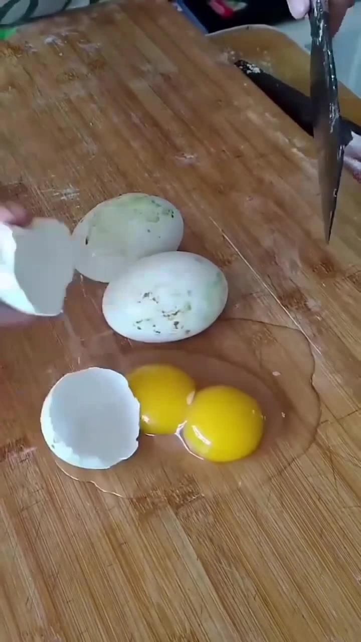 鸭蛋各各是双黄的