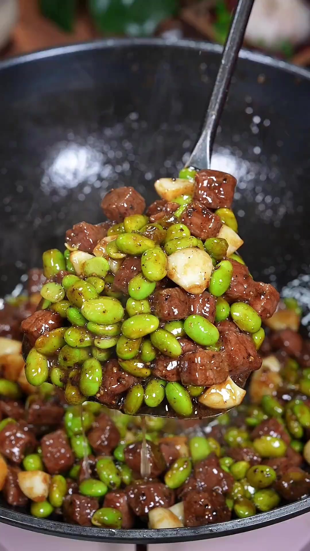 天冷了,聪明的妈妈一定要孩子多做这个毛豆炒牛肉,营养丰富,孩