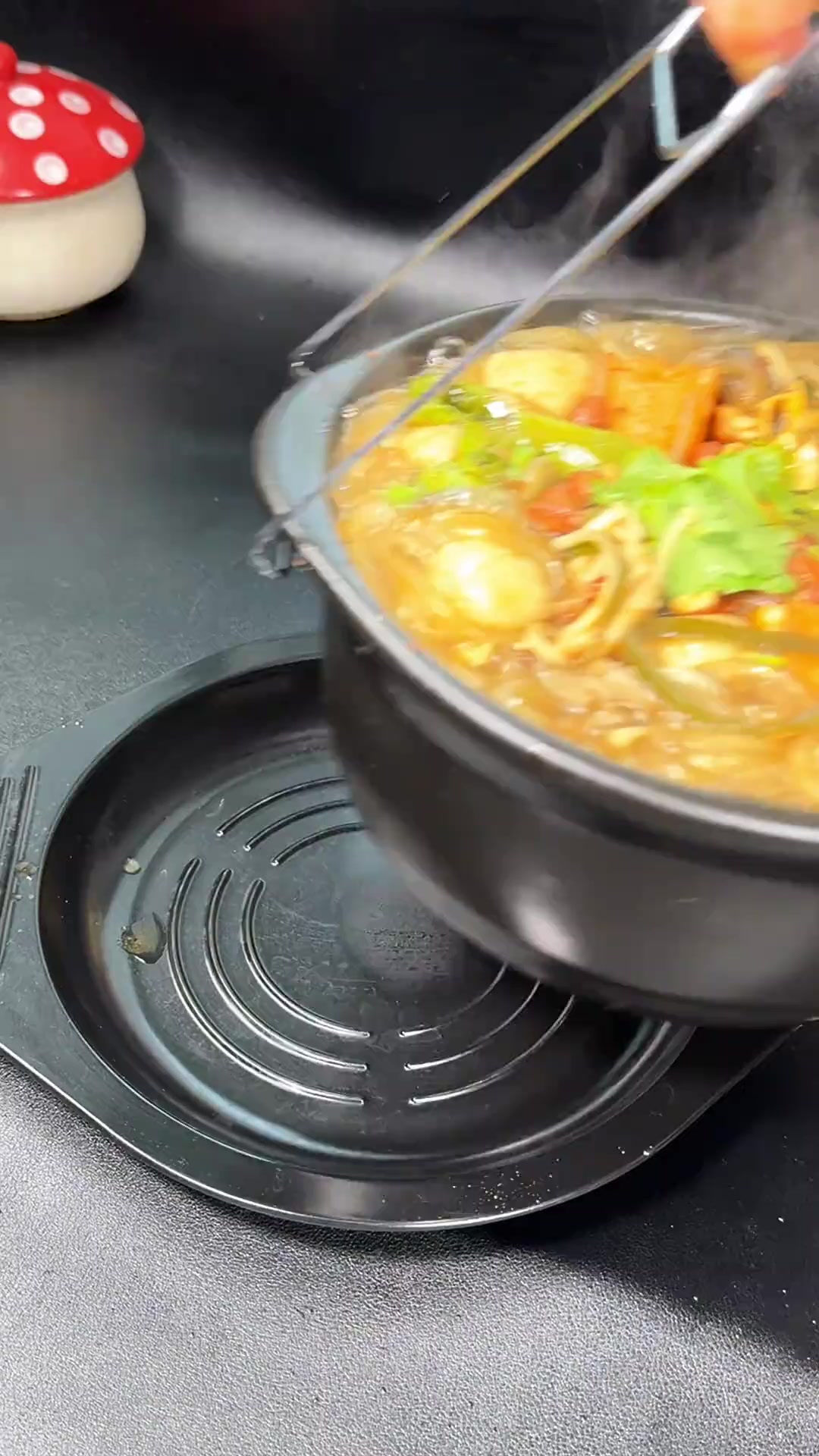 下班几分钟就可以搞定的老式砂锅麻辣烫，做法简单，全家人都特别