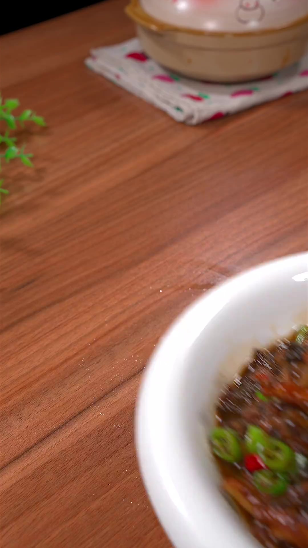 喜欢吃鸡爪的,一定要不要错过这个梅干菜烧鸡爪,梅干菜咸香可口