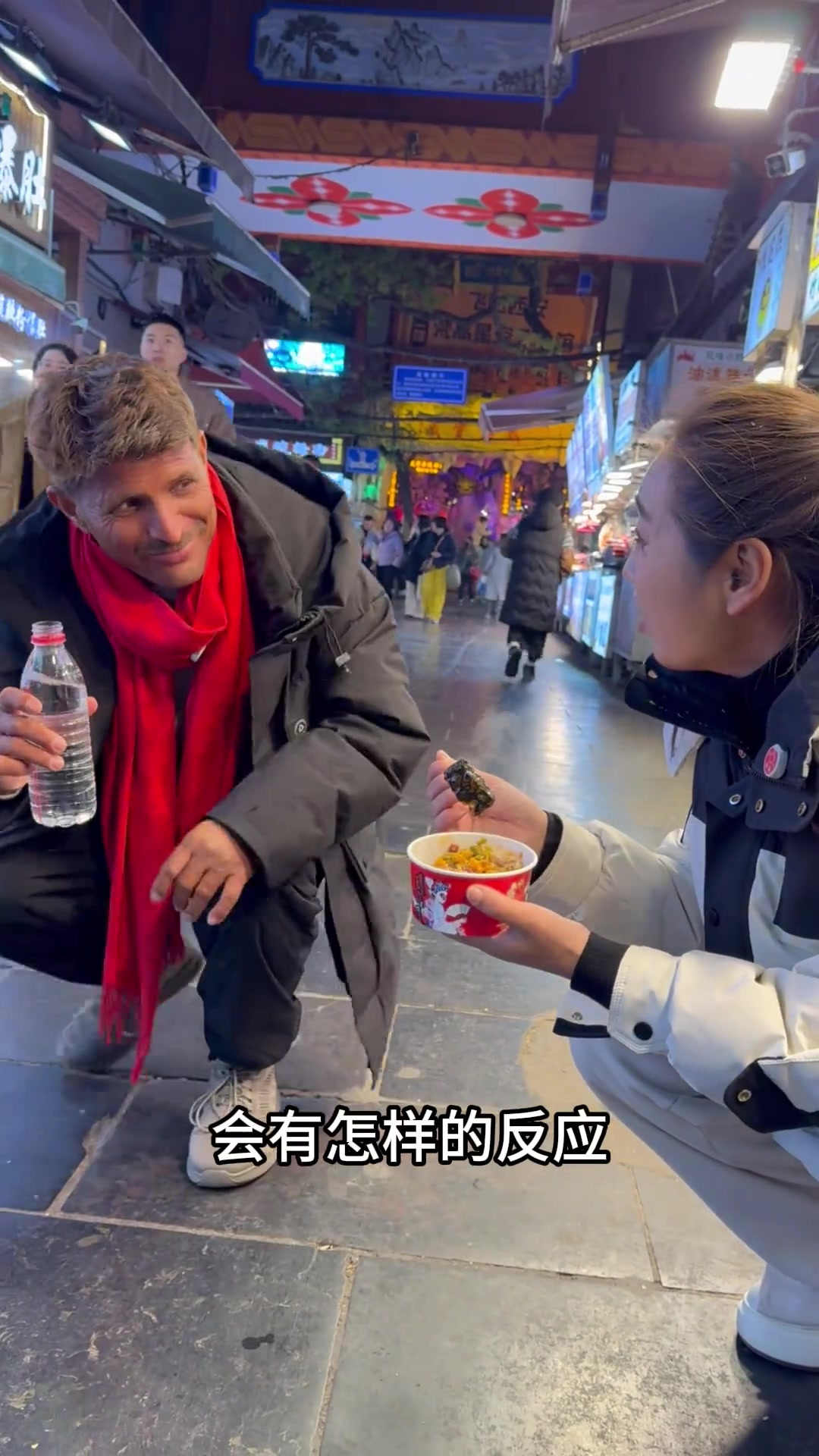 巴基斯坦大哥,第一次尝试吃臭豆腐会有怎样的反应