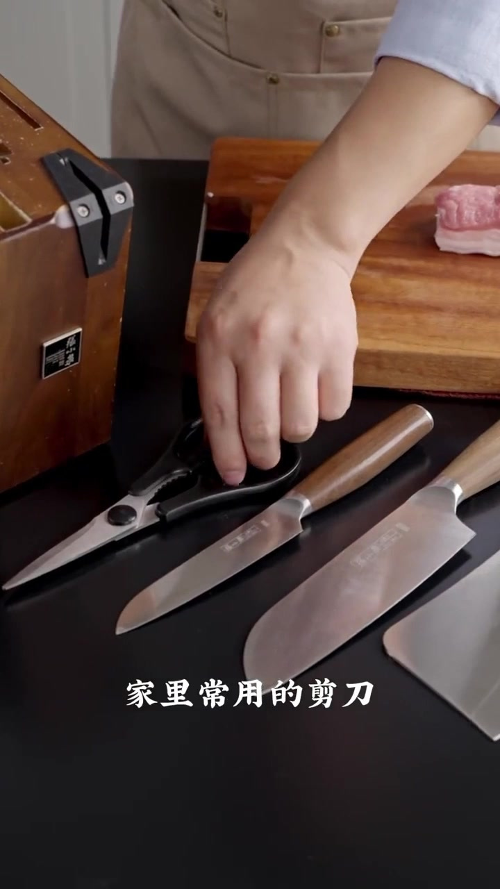 张小泉菜刀精细工艺打造厨房好刀具