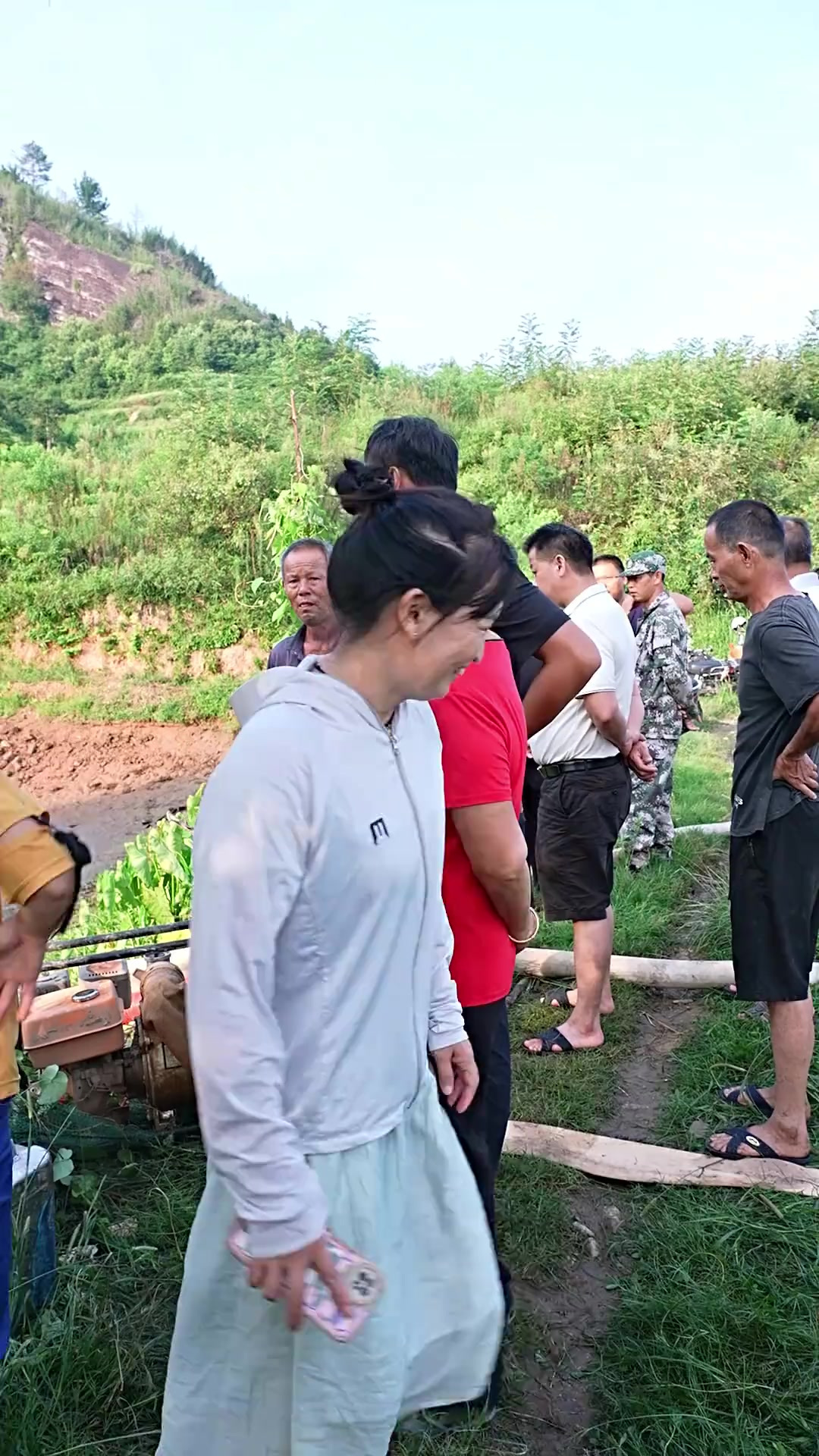 116.爷爷用600块钱鱼苗养了四年的鱼，最后到底能卖多少钱？户外 农村生活 我要上热门 