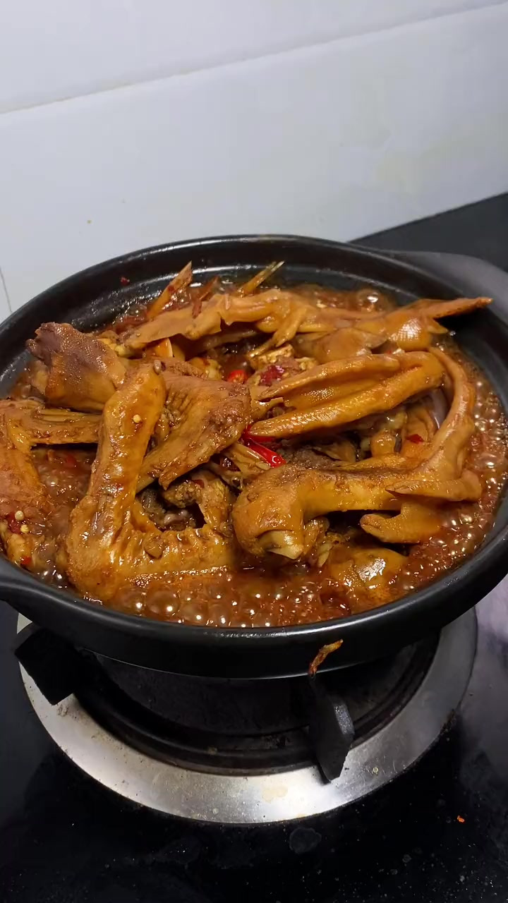 去饭店必点的鸭三件,在家做的味道也很不错!好吃又便宜