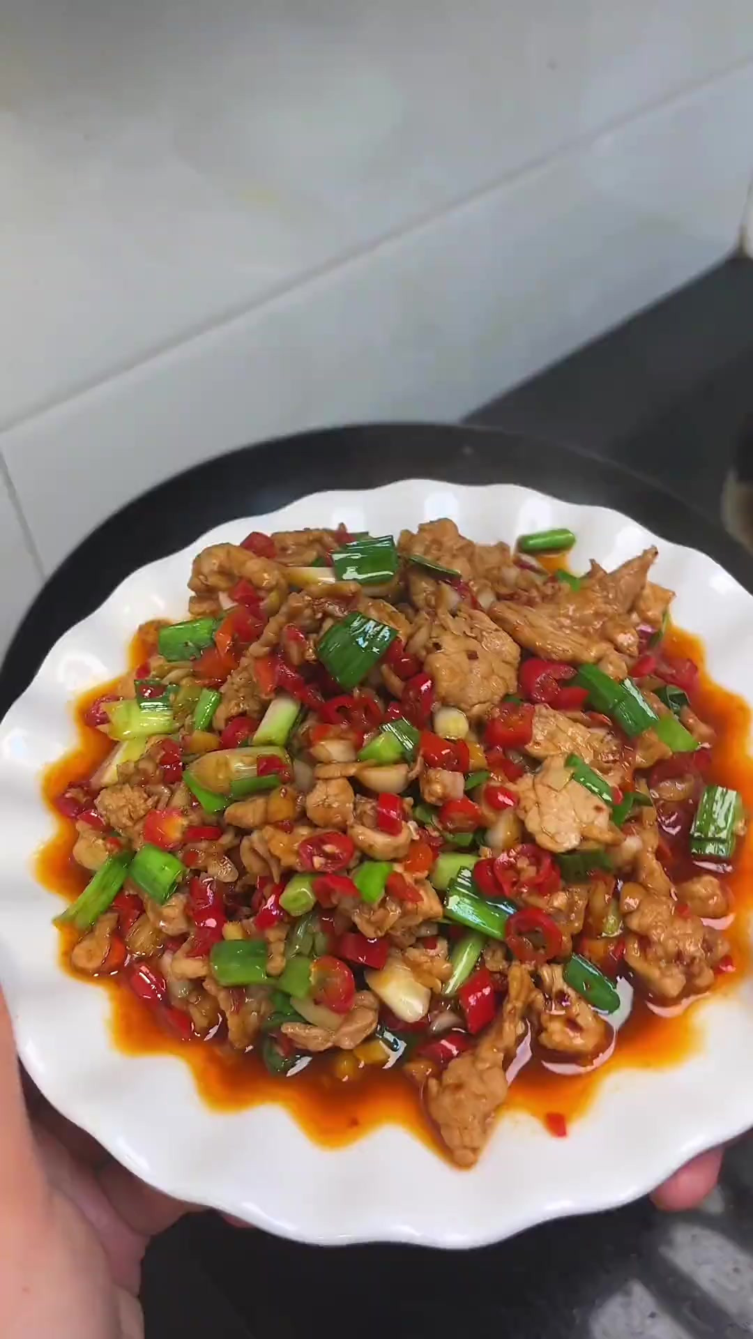蒜苗炒肉这样做，我能吃三碗饭