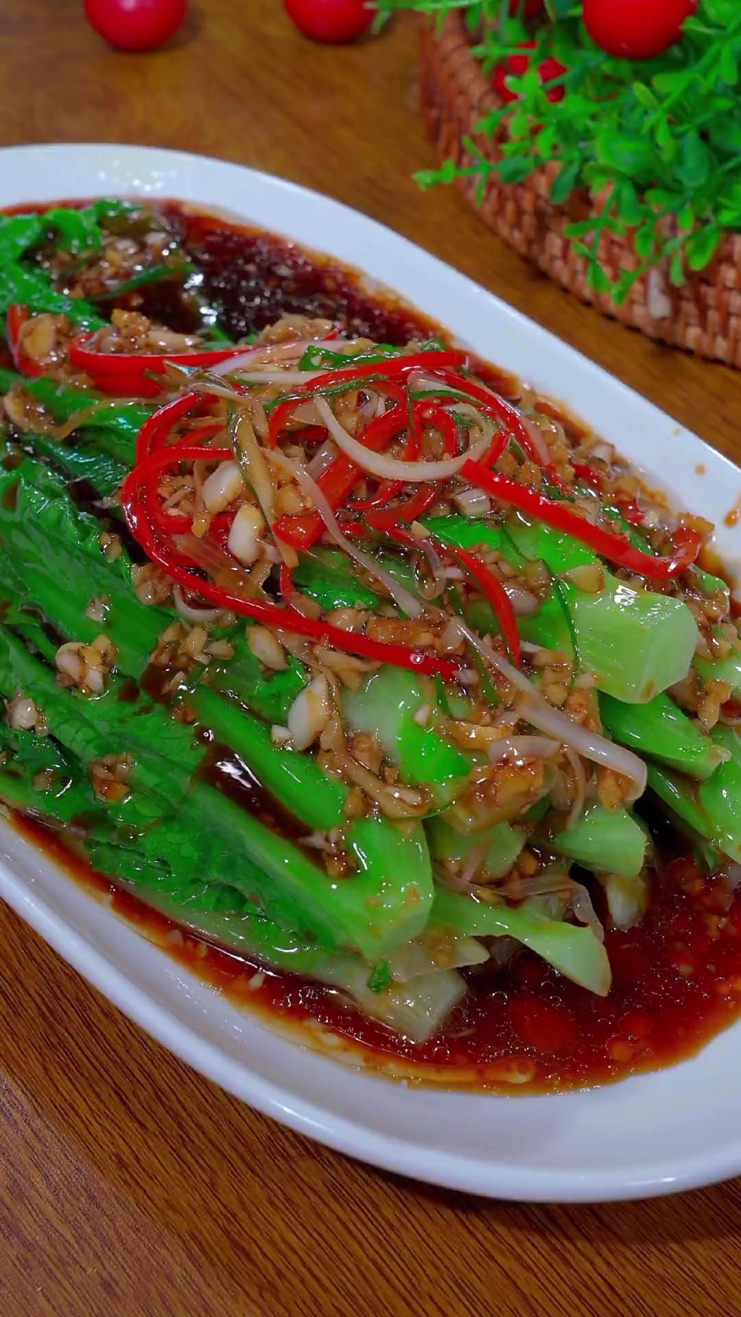 白灼油麦菜做法，白灼生菜这么做比大鱼大肉好吃