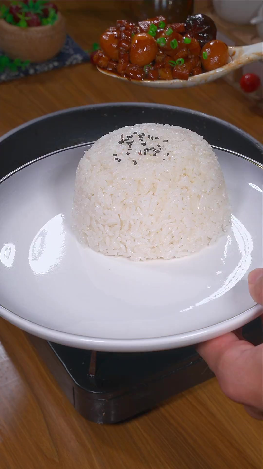 卤肉饭这样做 一锅米饭都不够吃