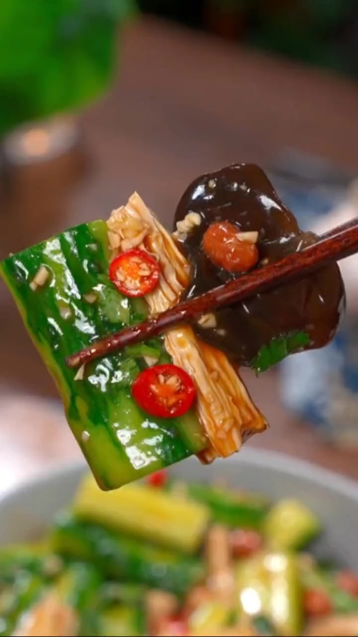 六道家常凉拌菜做法，每次餐桌上有凉拌菜米饭都能多吃两碗