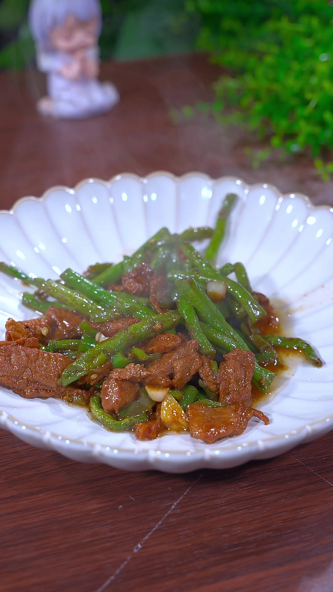 豆角炒肉教程 豆角炒肉每个人都爱吃，可是却做不好，下次你就像