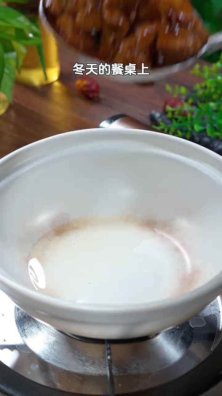冬天餐桌上热气腾腾的饭菜才更有烟火气，这个沙茶牛肉一定安排