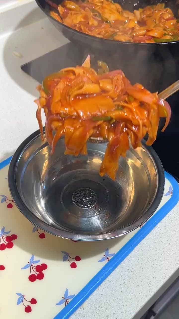 吃了20多年老爸做的番茄炒面片,终于学会了,劲道爽滑味道超浓
