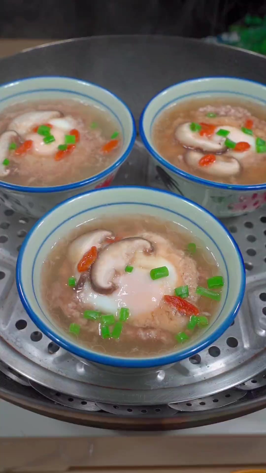 孩子不喜欢吃饭的时候，试试这个肉沫鸡蛋炖汤，非常的好喝