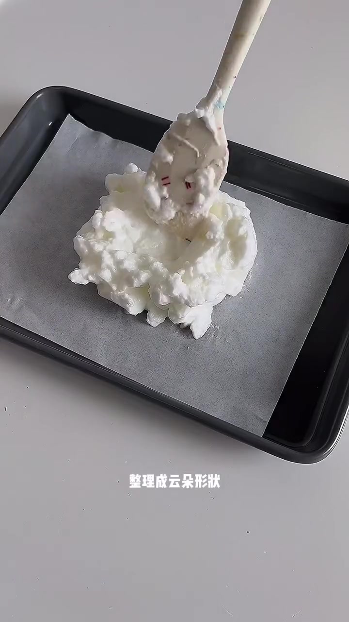 泡菜辣芝士午餐肉乌冬面｜云朵蛋