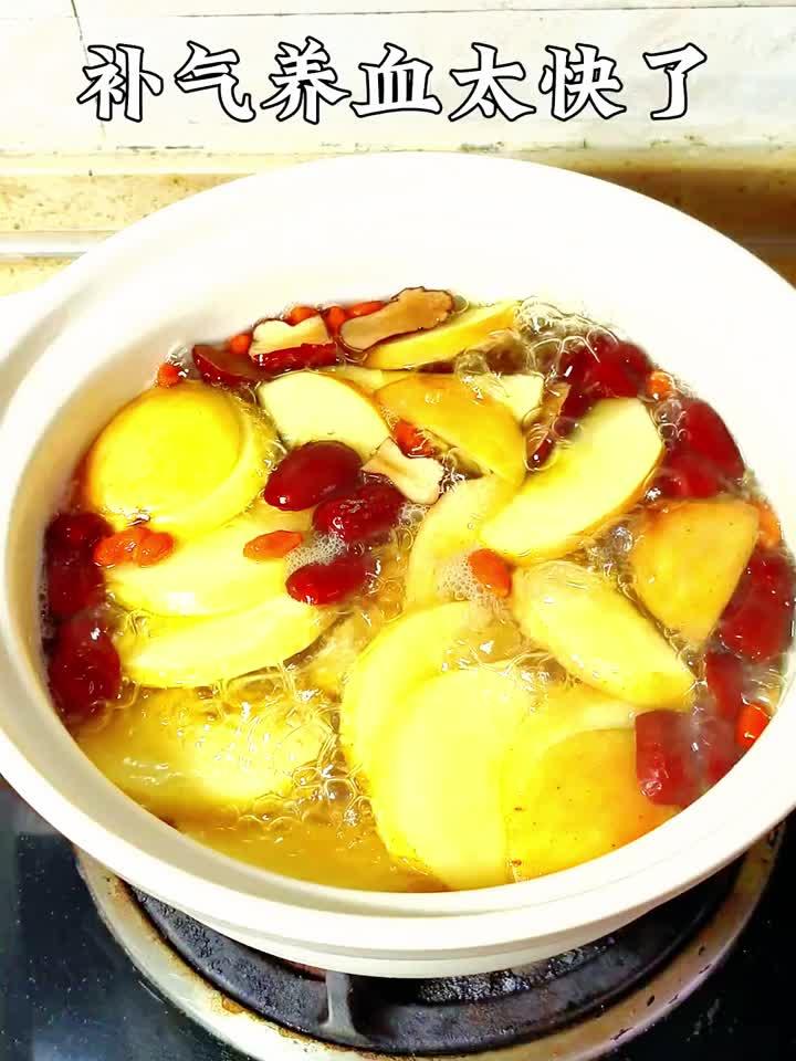 气血双补的苹果红枣鸡蛋汤,养出桃花般好气色!