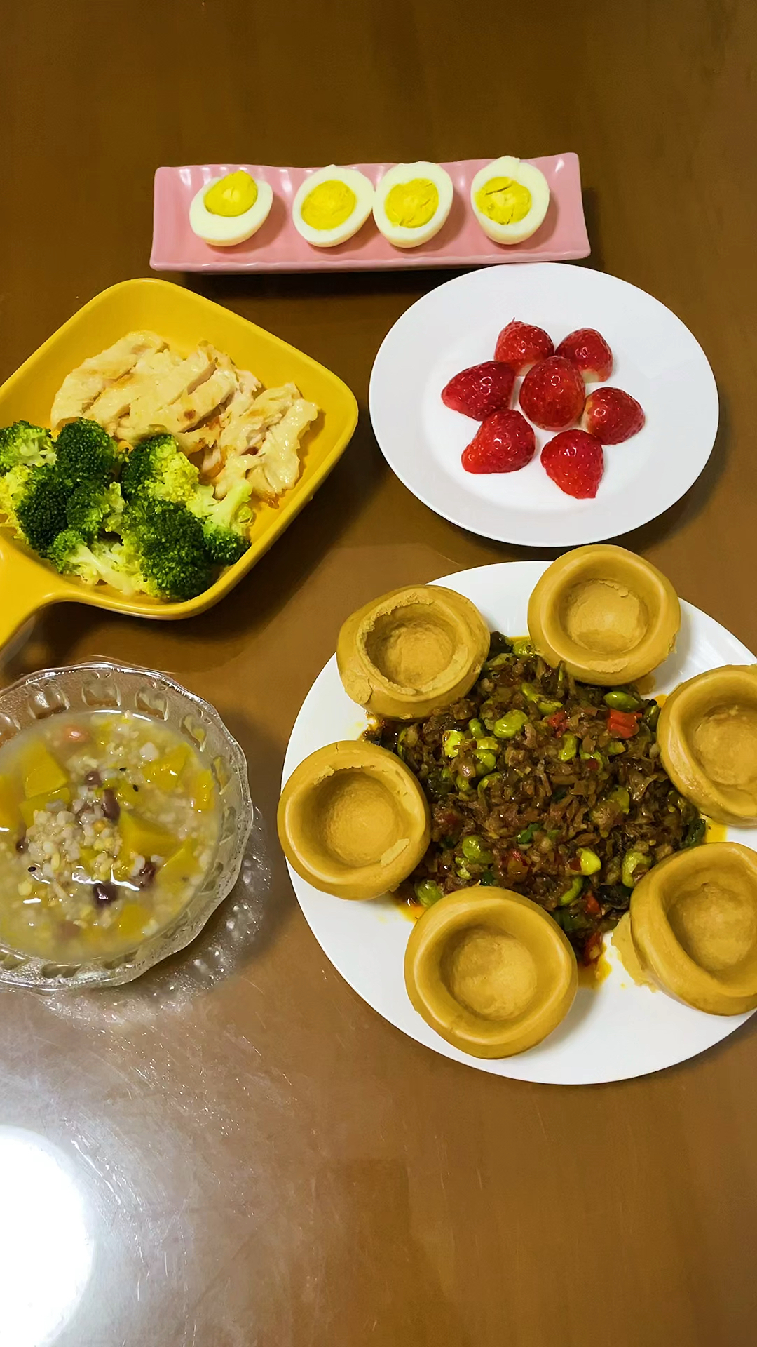 外婆菜窝窝头配杂粮粥