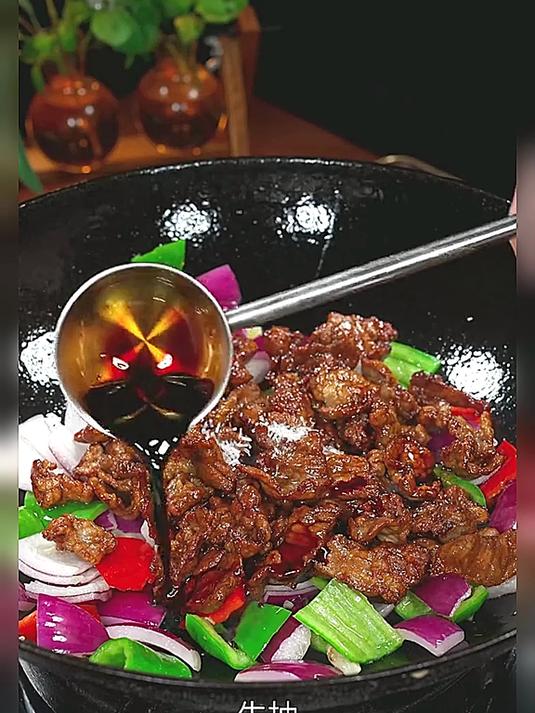 牛肉买回家，你一定要试试这个洋葱炒牛肉的做法