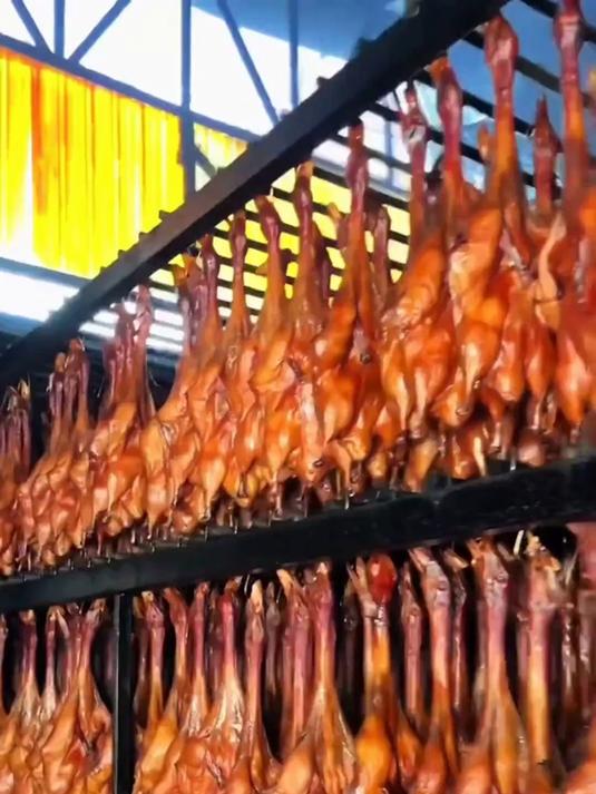 这宜宾烟熏腊板鸭什么水平?好吃到跺脚