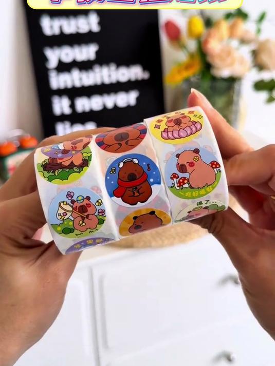 500张/卷贴纸卷卷贴新品卡皮巴拉创意手账素材不干胶封口贴