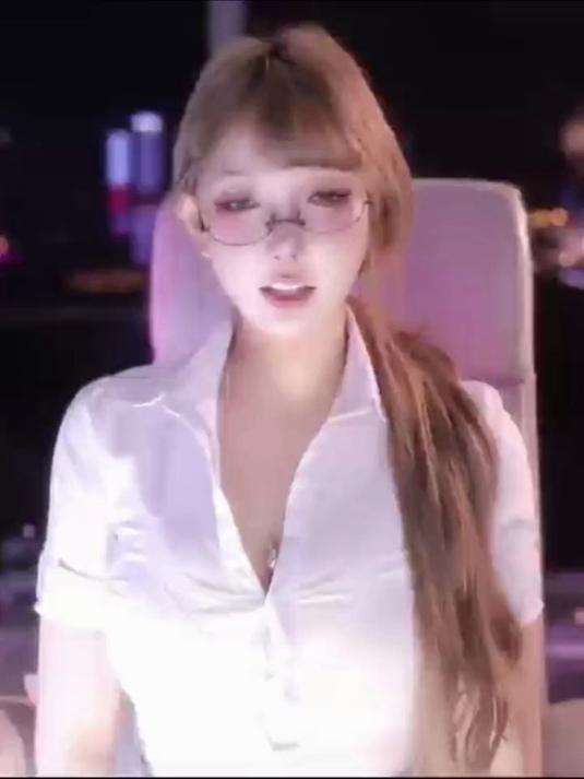 米娜minana 米娜的日常分享!这衣服扣子好结实